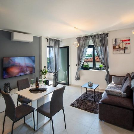 Rijeka Relax Apartment With Parking Bagian luar foto