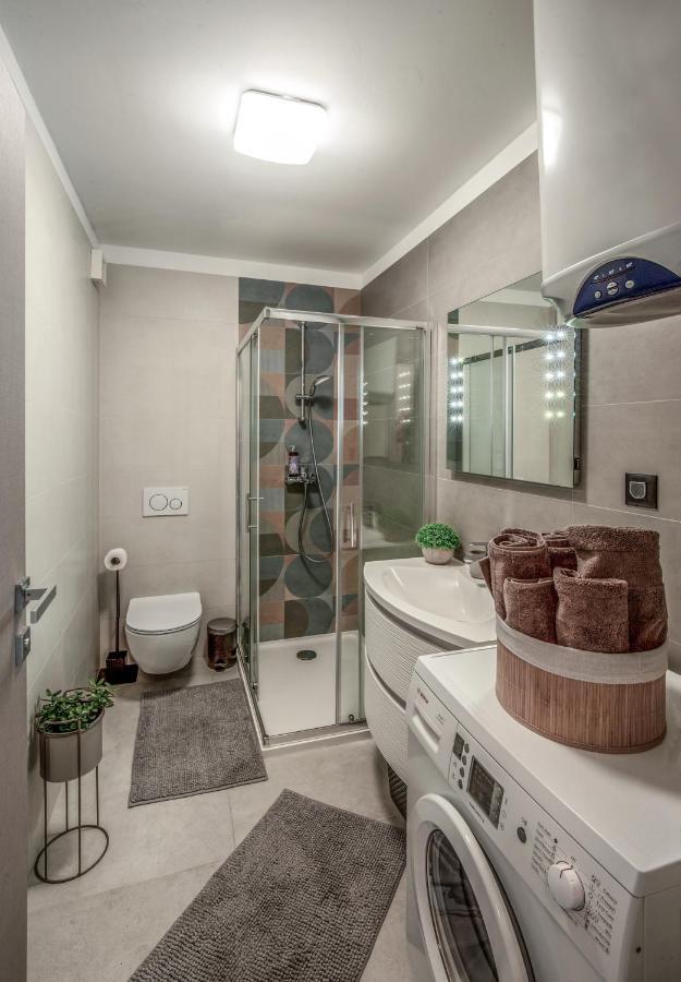 Rijeka Relax Apartment With Parking Bagian luar foto