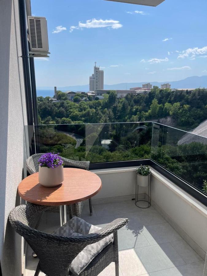 Rijeka Relax Apartment With Parking Bagian luar foto