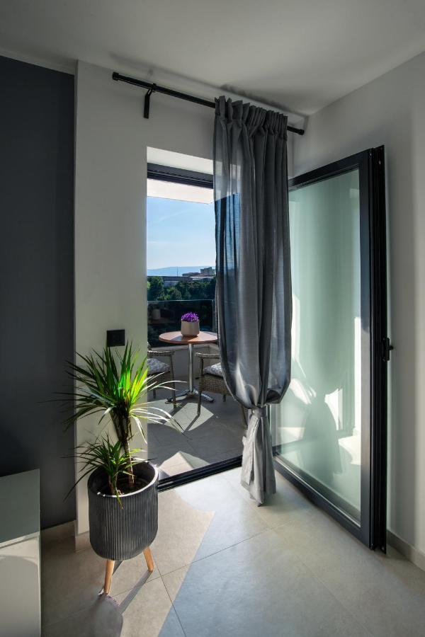 Rijeka Relax Apartment With Parking Bagian luar foto