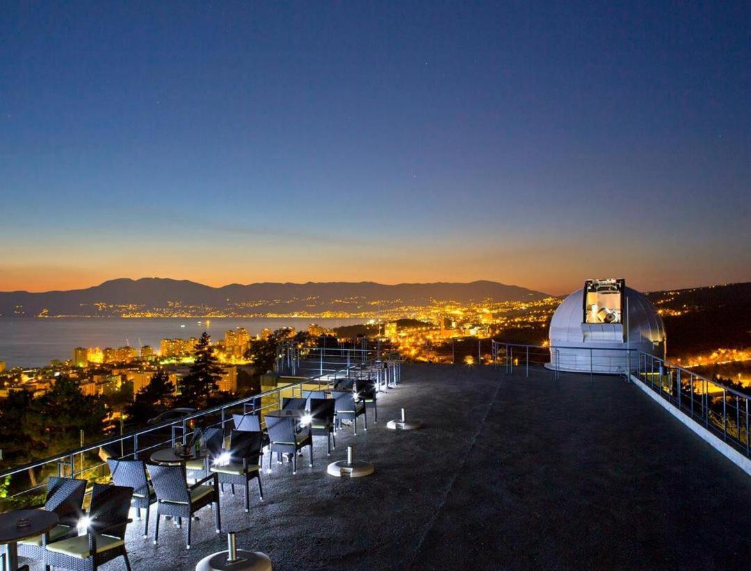 Rijeka Relax Apartment With Parking Bagian luar foto
