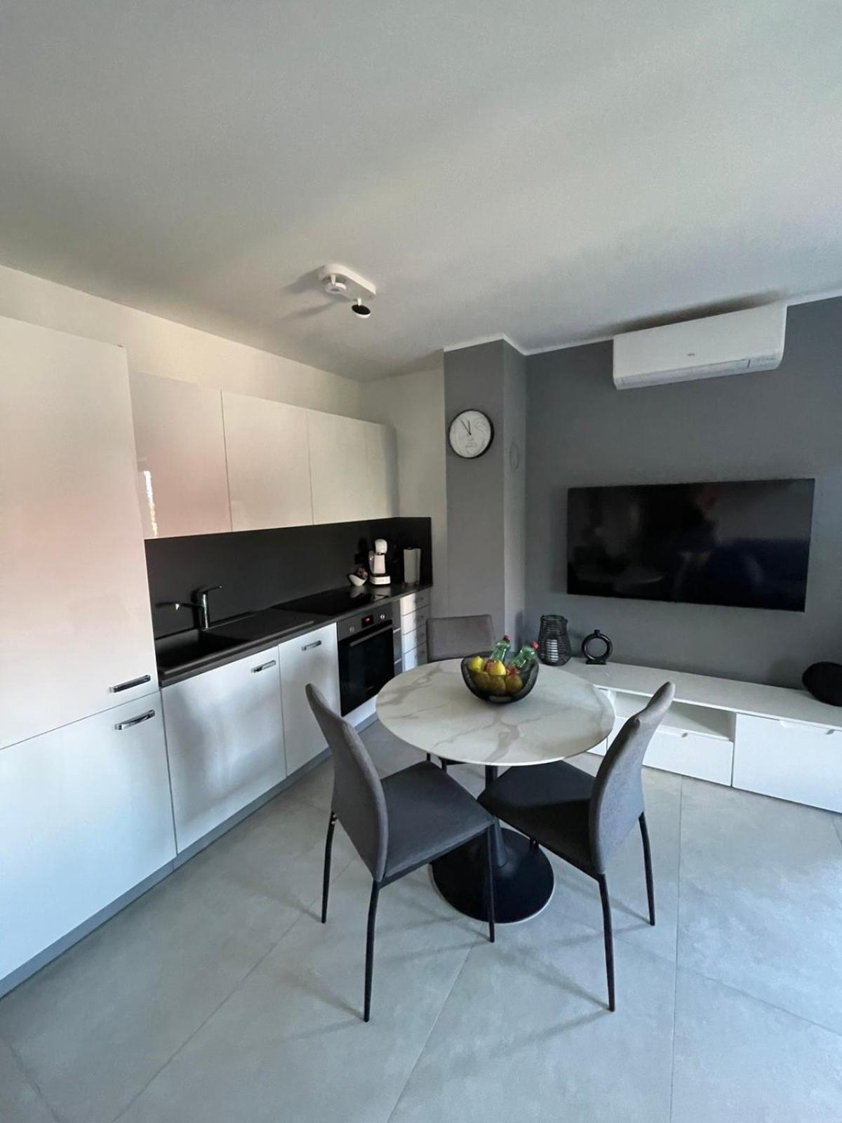 Rijeka Relax Apartment With Parking Bagian luar foto