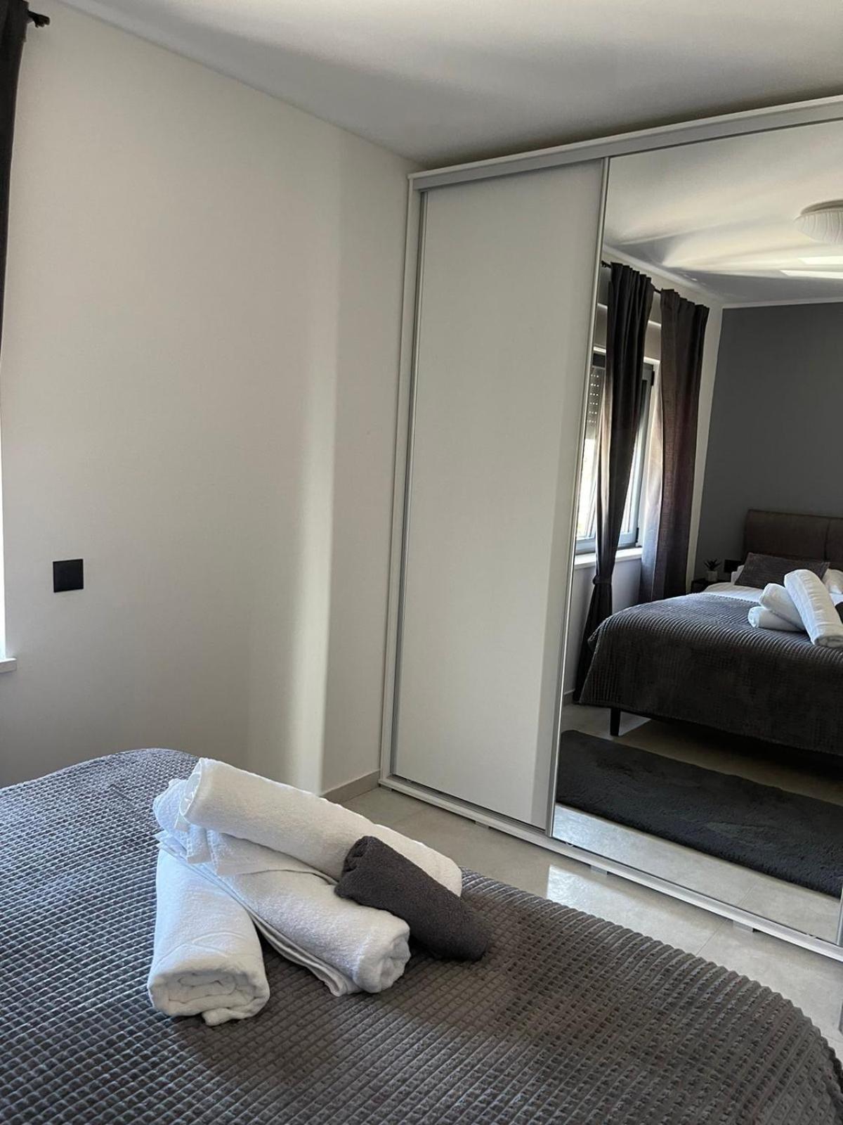 Rijeka Relax Apartment With Parking Bagian luar foto
